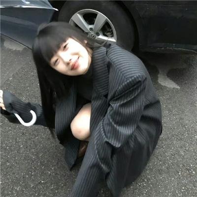 深深腥红